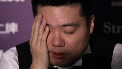 沙巴体育官方网站-中国军团一喜一忧 丁俊晖自嘲打出“愚蠢一杆”