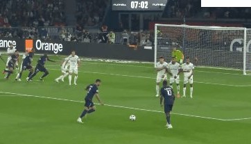 沙巴体育官方网站-【法甲】巴黎4比0马赛 贡萨洛·拉莫斯梅开二度