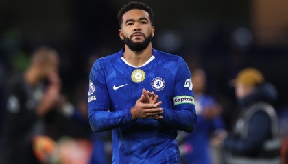 吹响反击号角！官方：詹姆斯任意球直接破门当选切尔西月最佳进球